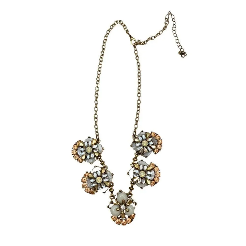 NWOT Antiqued Gold Tone Neutral Tone Statement Necklace‎